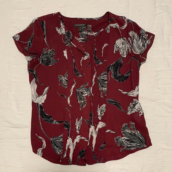 Banana republic size S maroon floral blouse - Picture 3 of 5
